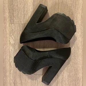 YRU Niite platform satin heels